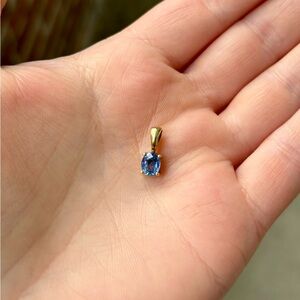 Vintage 18k Gold Sapphire Pendant